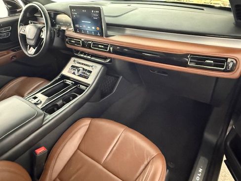 Used 2023 Lincoln Aviator Reserve w/ Equipment Group 201A image 19