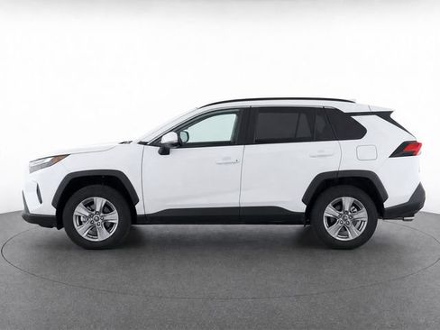 Used 2025 Toyota RAV4 XLE AWD/4WD image 6