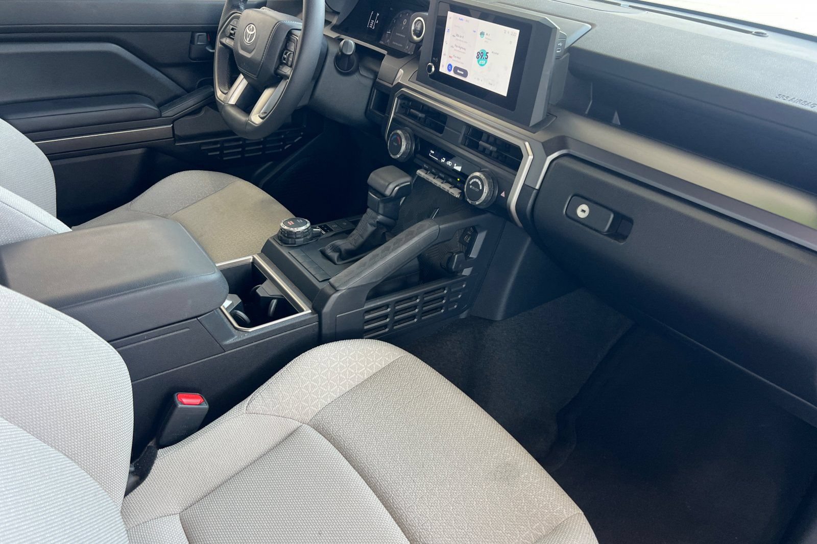 Used 2025 Toyota 4Runner SR5 AWD/4WD image 13