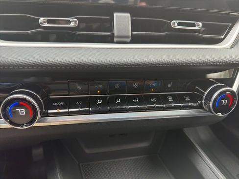 New 2026 Chevrolet Equinox LT w/ Convenience Package II image 18