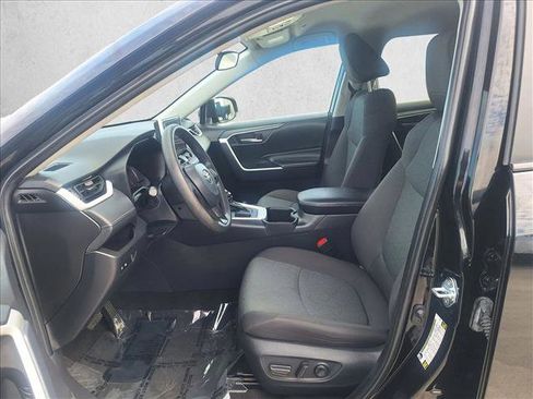 Used 2023 Toyota RAV4 XLE FWD image 10