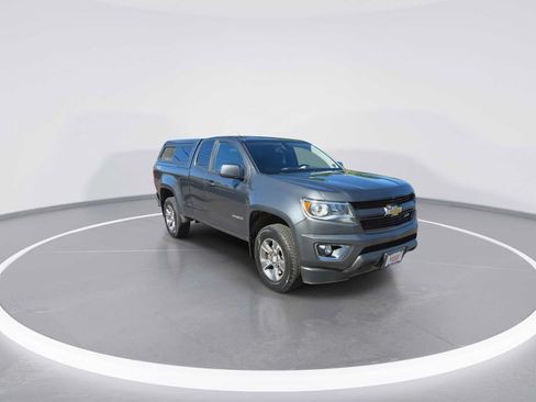 Used 2017 Chevrolet Colorado Z71 w/ LPO, Premium Interior Package AWD/4WD image 2