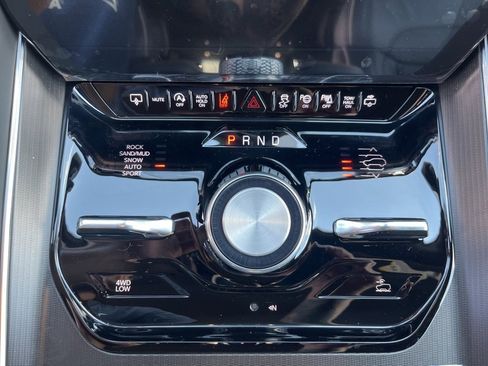 New 2024 Jeep Grand Wagoneer Series III w/ Rear Seat Video Group 1 image 18