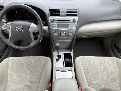 Used 2011 Toyota Camry LE image 17