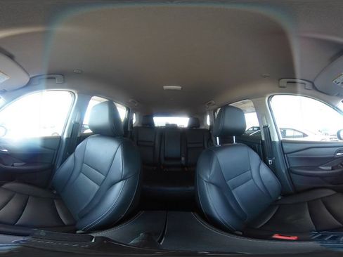 Used 2026 Nissan Rogue SL AWD/4WD image 44