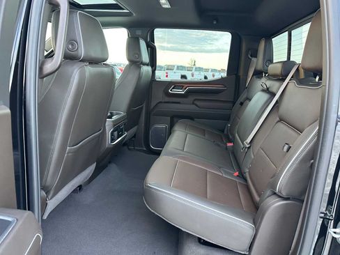 Certified 2023 GMC Sierra 1500 Denali w/ Denali Reserve Package AWD/4WD image 16
