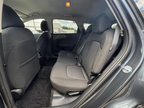 Used 2025 Kia Sportage LX FWD image 25