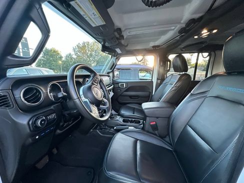 Used 2022 Jeep Wrangler Unlimited Rubicon 4xe AWD/4WD image 5