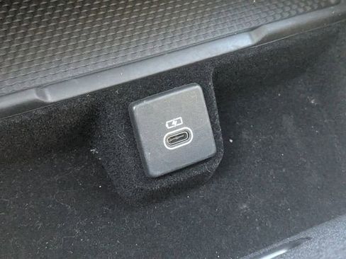 Used 2025 Land Rover Range Rover SE image 27