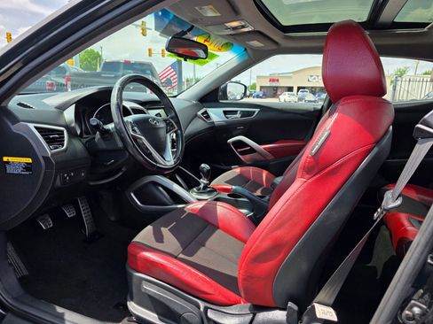 Used 2014 Hyundai Veloster w/ Technology Package 03 FWD image 21