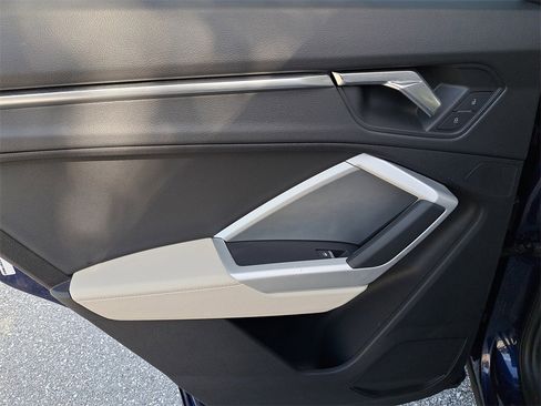 Certified 2023 Audi Q3 2.0T Premium w/ Convenience Package image 29