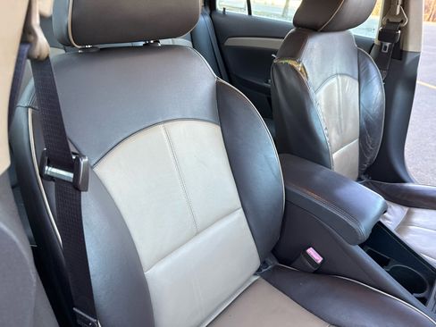 Used 2011 Chevrolet Malibu LTZ image 21