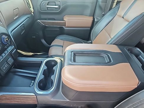 Used 2020 Chevrolet Silverado 1500 High Country w/ Technology Package image 25