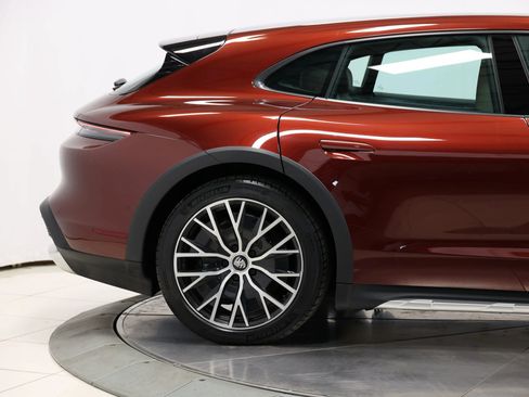 Used 2022 Porsche Taycan 4 Cross Turismo w/ Technology Package AWD/4WD image 61