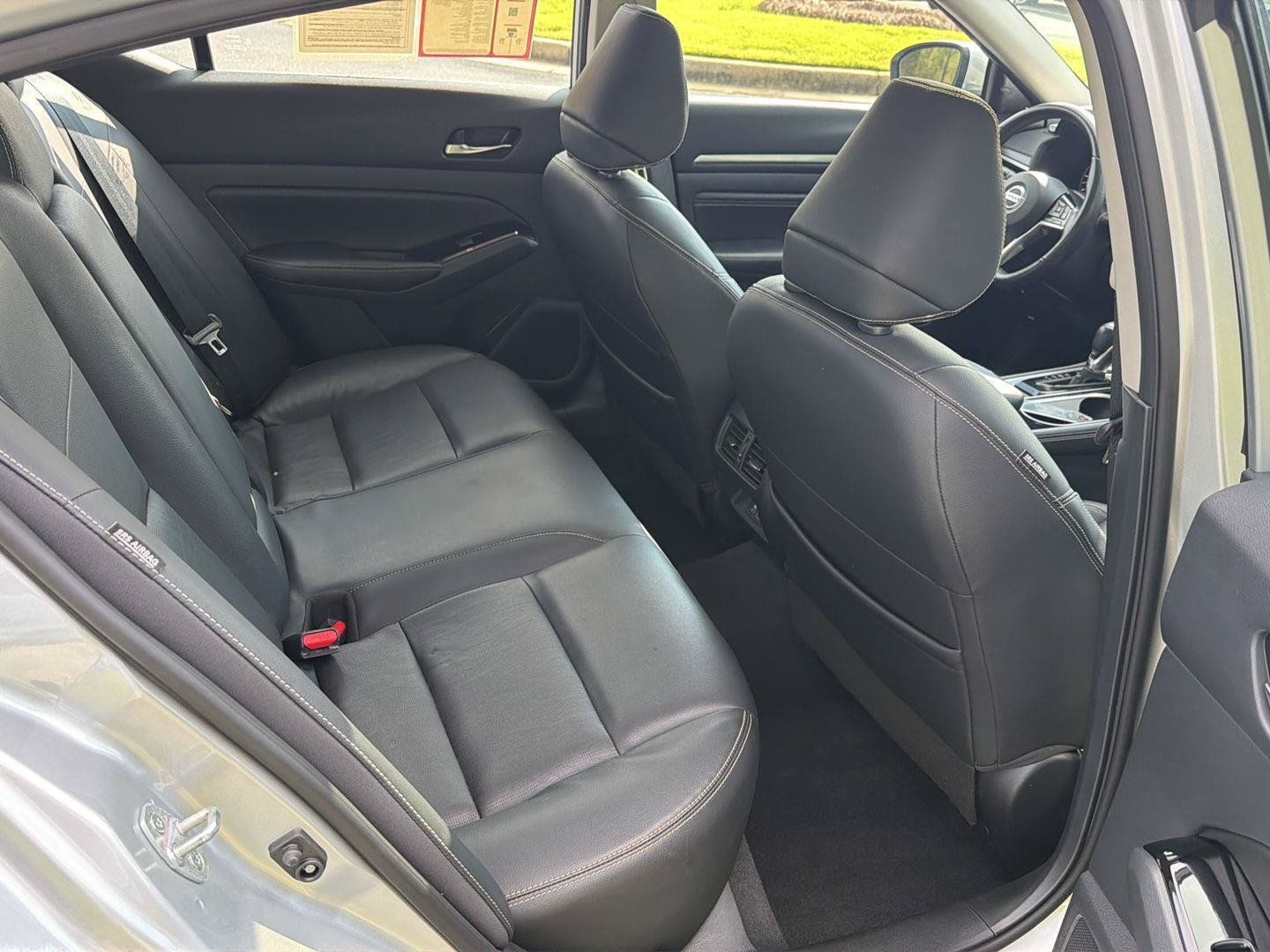 Used 2022 Nissan Altima 2.5 SL FWD image 11