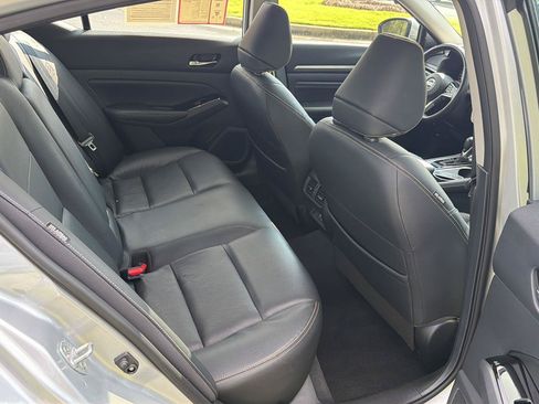 Used 2022 Nissan Altima 2.5 SL FWD image 11