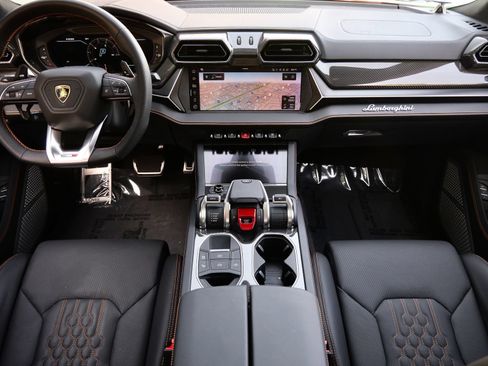 Used 2025 Lamborghini Urus SE AWD/4WD image 7