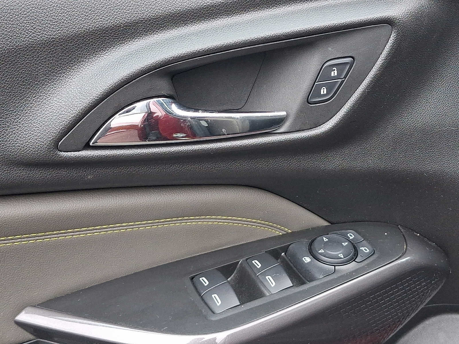 Used 2024 Chevrolet Trax ACTIV w/ Sunroof Package FWD image 12