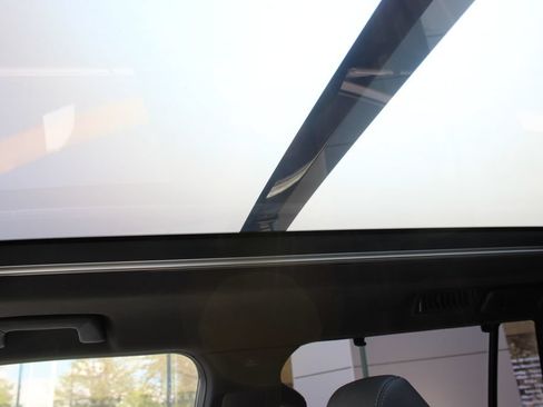 Used 2024 Lexus GX 550 w/ Accessory Package (Z1) AWD/4WD image 18