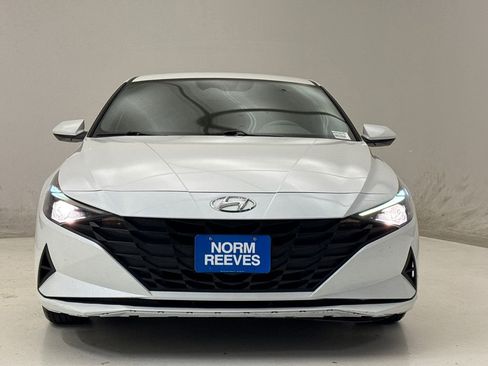 Used 2021 Hyundai Elantra SE FWD image 3
