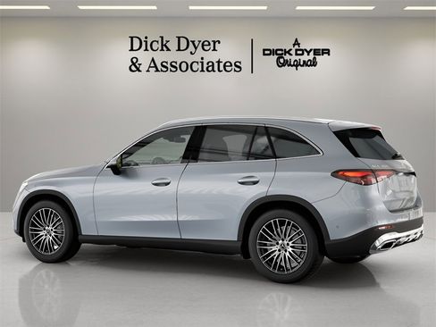 Used 2025 Mercedes-Benz GLC 300 4MATIC image 20