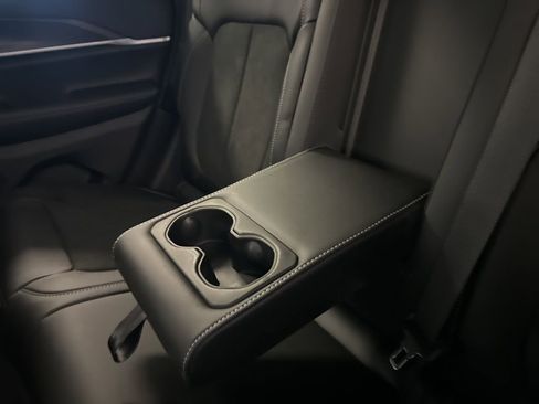 New 2026 Jeep Grand Cherokee Altitude AWD/4WD image 26