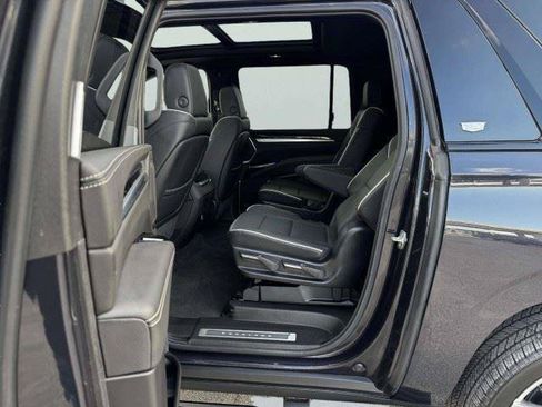 Used 2025 Cadillac Escalade ESV Sport w/ Touring Package AWD/4WD image 35