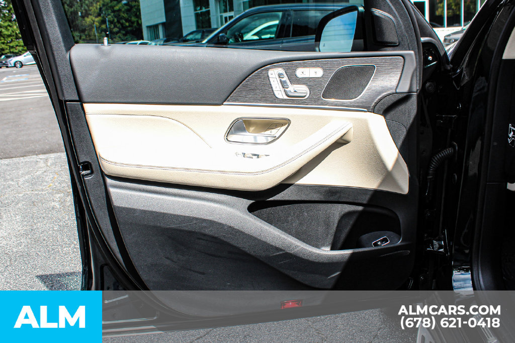 Used 2025 Mercedes-Benz GLE 350 4MATIC w/ AMG Line Exterior image 33