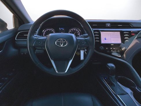 Used 2020 Toyota Camry SE image 11