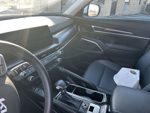 Used 2025 Kia Telluride S image 8