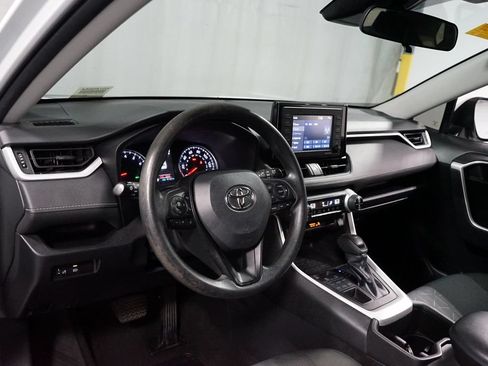 Used 2022 Toyota RAV4 XLE AWD/4WD image 11