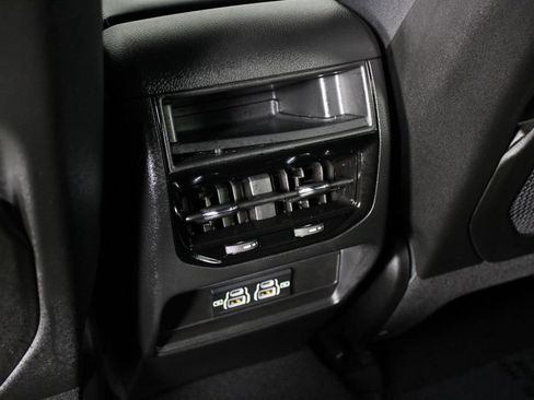 Used 2025 Jeep Grand Cherokee Laredo image 22