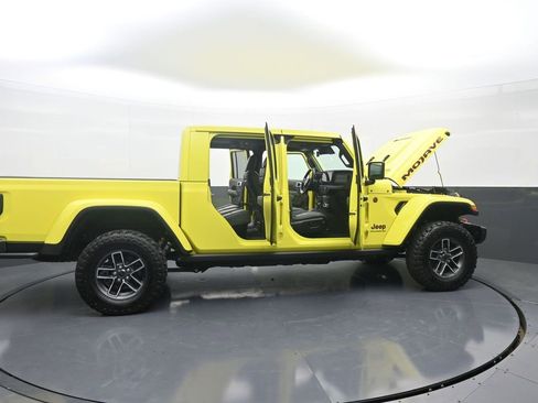 Used 2024 Jeep Gladiator Mojave image 43