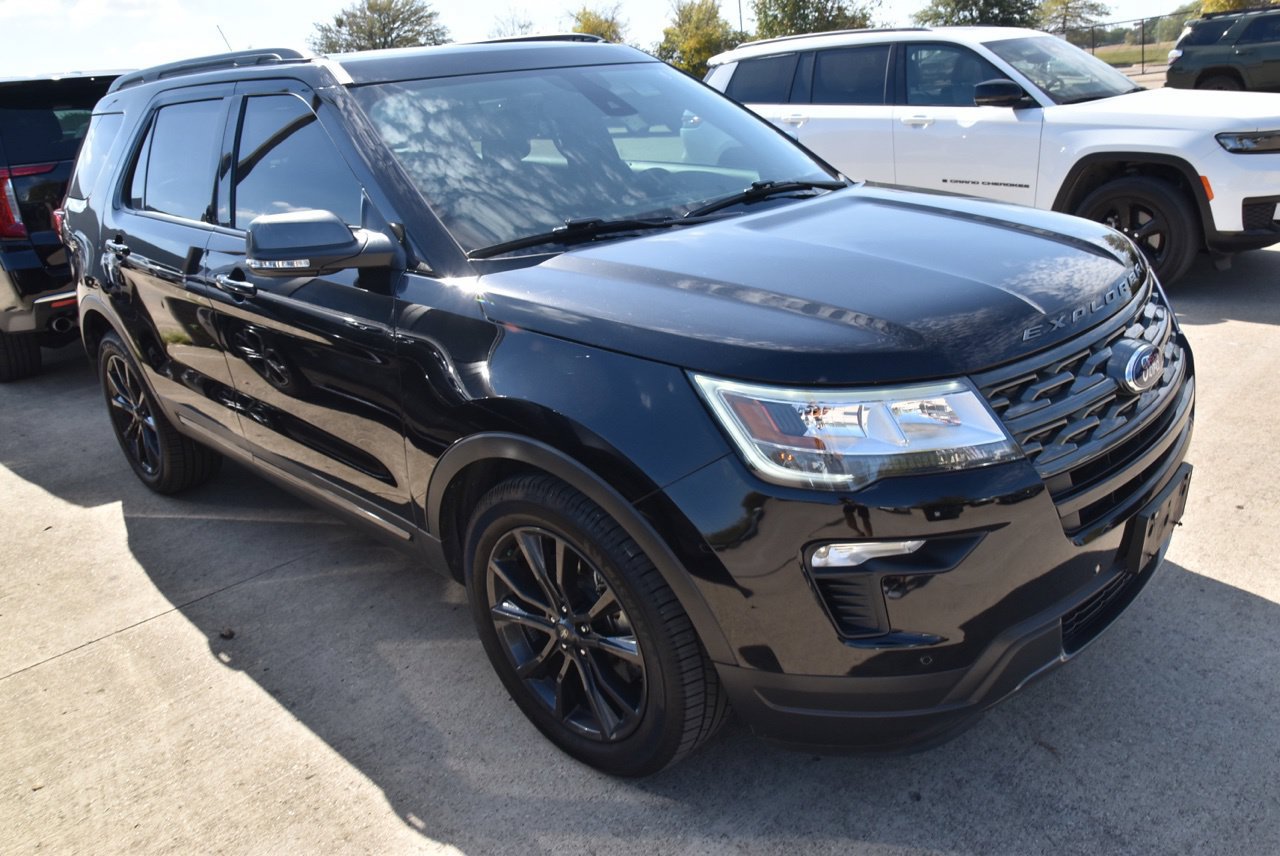 Used 2019 Ford Explorer XLT w/ Equipment Group 202A FWD image 4