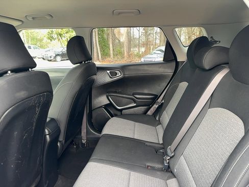 Used 2020 Kia Soul S image 11