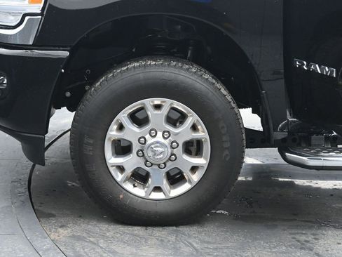 Used 2024 RAM 2500 Laramie image 35