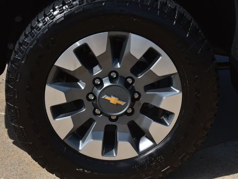 New 2026 Chevrolet Silverado 2500 Custom w/ Custom Value Package AWD/4WD image 10