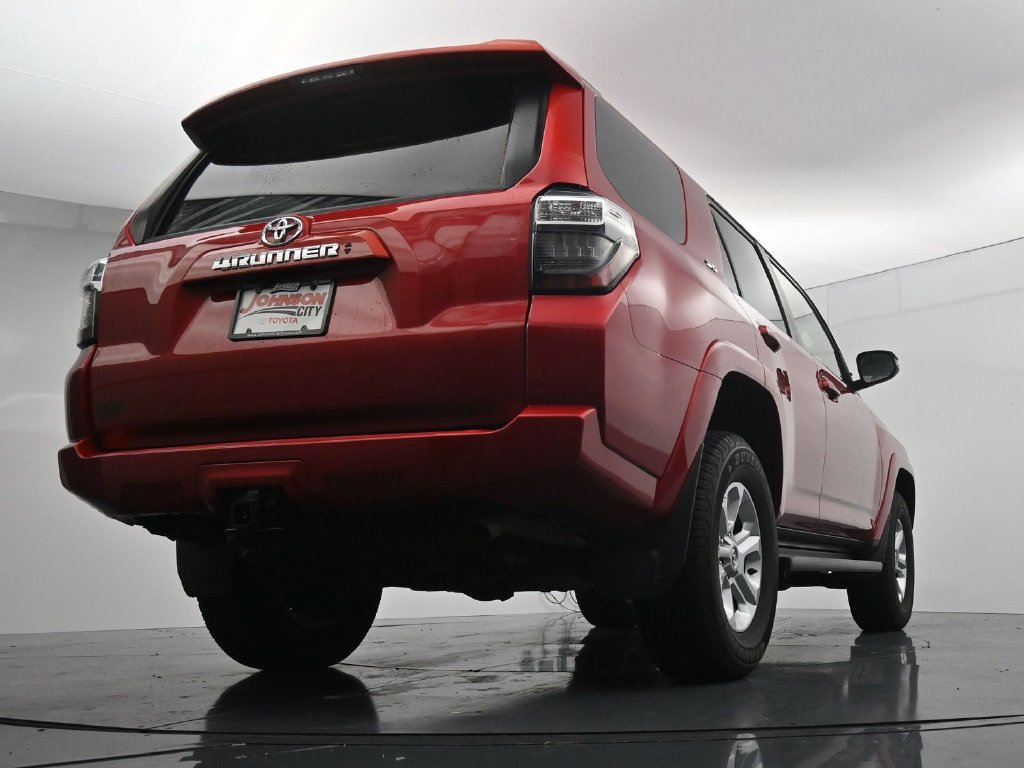 Used 2022 Toyota 4Runner SR5 Premium AWD/4WD image 37
