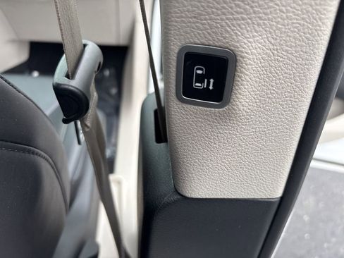 Used 2024 Chrysler Pacifica Touring-L w/ Road Tripper Package FWD image 31