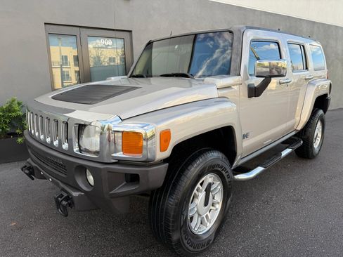 Used 2006 HUMMER H3 w/ Chrome Appearance Package image 8