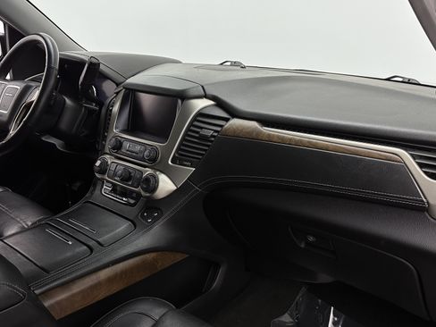 Used 2018 GMC Yukon Denali image 36