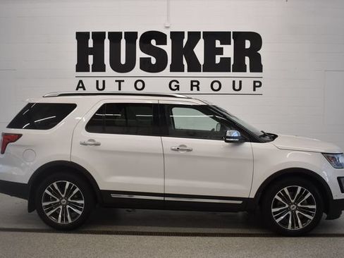 Used 2016 Ford Explorer Platinum AWD/4WD image 2