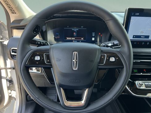 Certified 2023 Lincoln Corsair AWD image 10