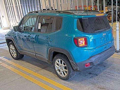 Used 2020 Jeep Renegade Latitude w/ Cold Weather Group image 4