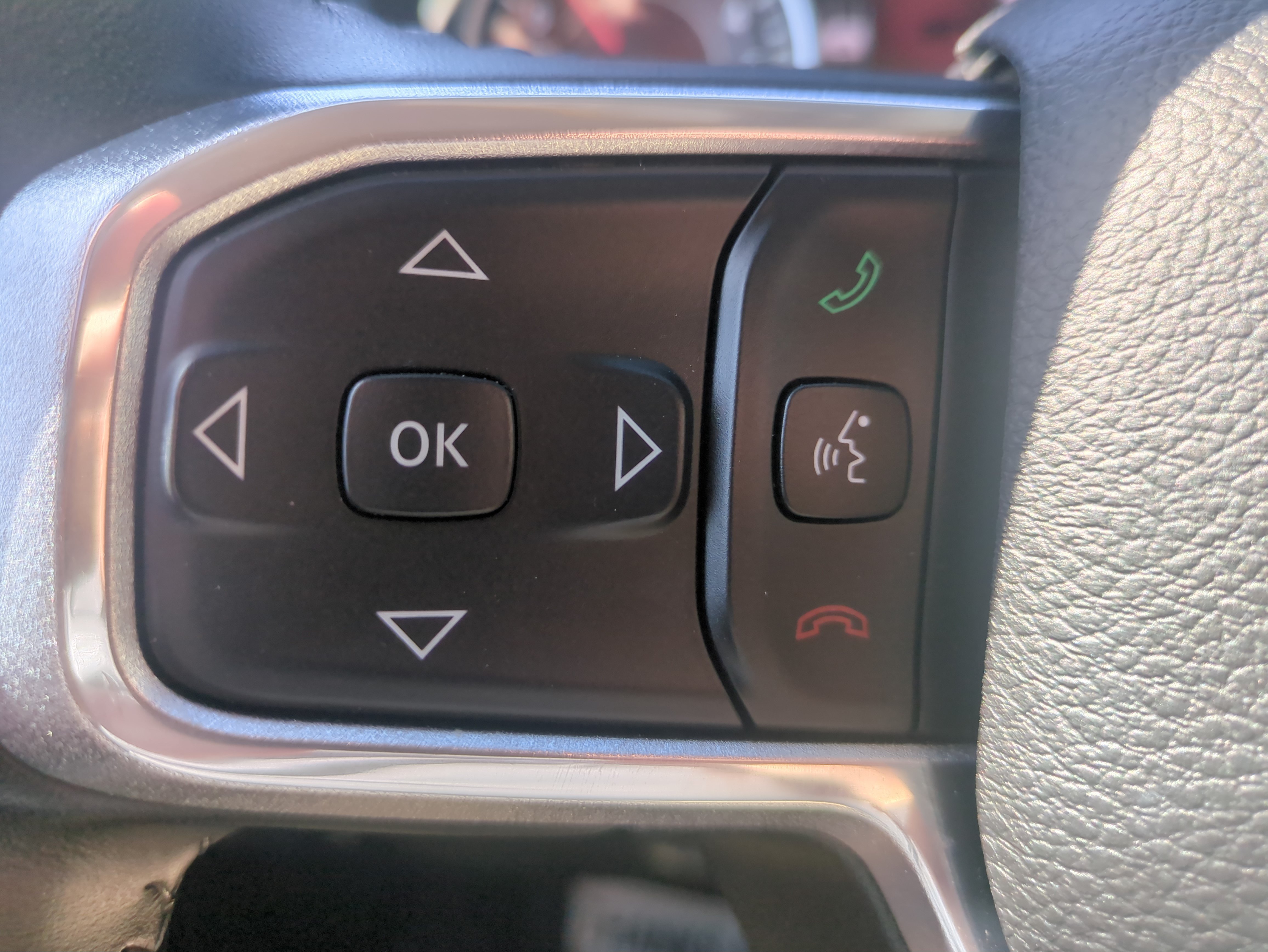 Used 2022 RAM 1500 Laramie AWD/4WD image 16