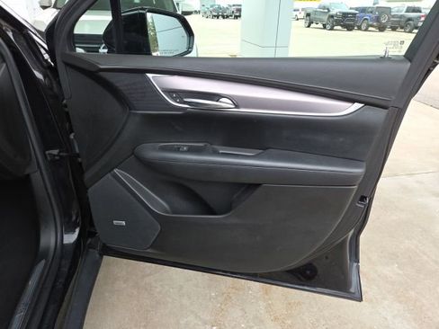 Used 2017 Cadillac XT5 Premium Luxury image 38