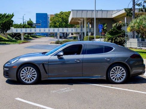 Used 2014 Porsche Panamera S image 8