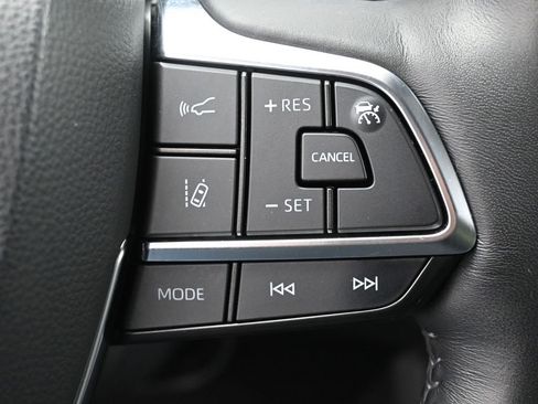 Used 2020 Toyota Highlander Platinum image 19