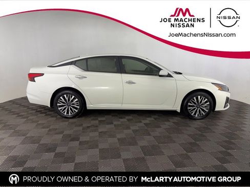 Certified 2023 Nissan Altima 2.5 SV image 4