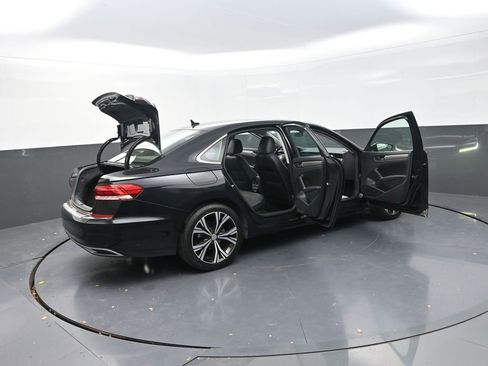 Used 2022 Volkswagen Passat 2.0T SE image 36